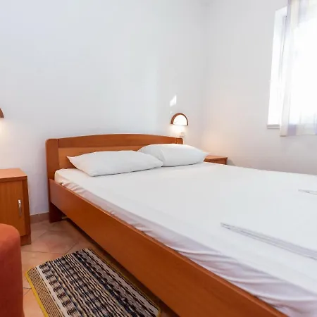 Apartmán Kozarica In Pakostane, Prime Location On The Beach *